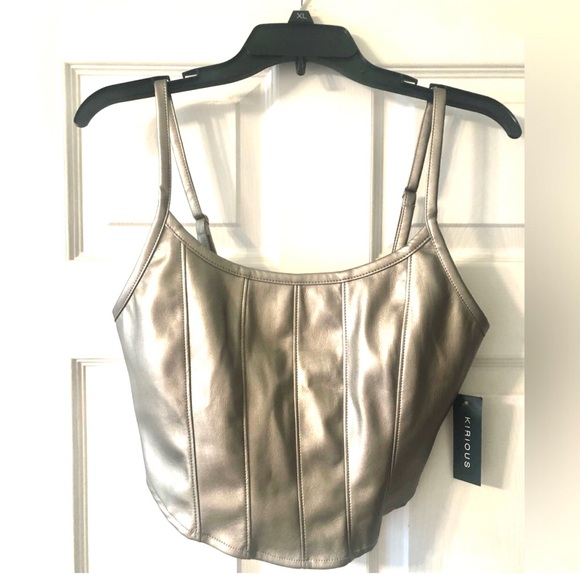 Kirious, Buttery Soft Cropped Top. NWT - Picture 2 of 10